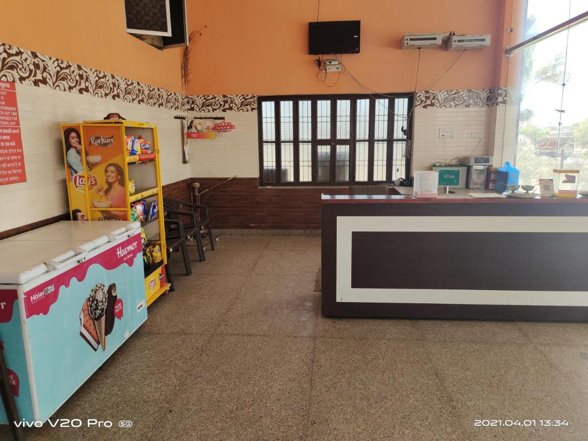 Hotel Purnima Palace Fatehpur  Exterior foto
